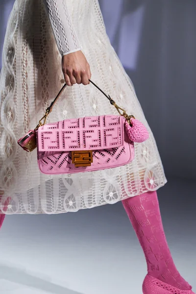 Look 85